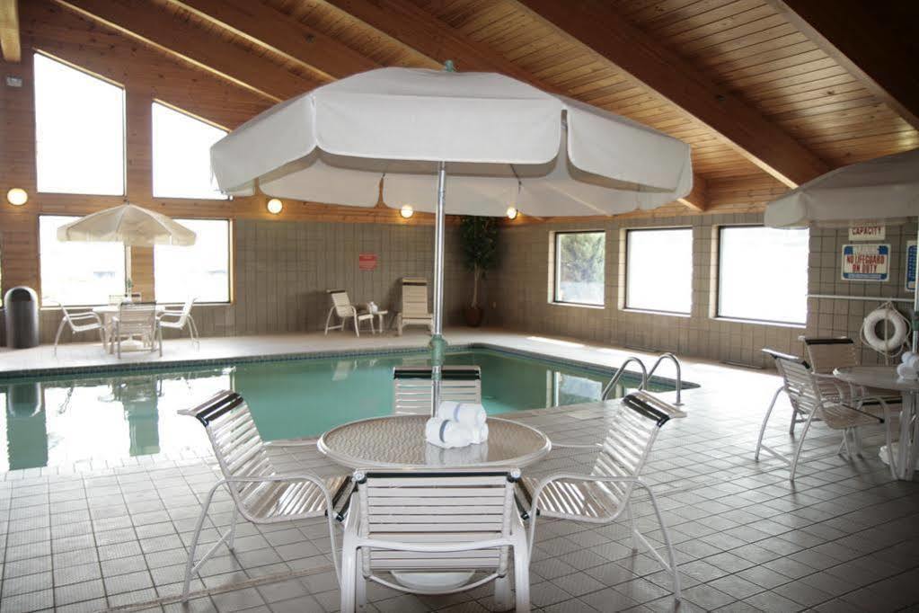 Baymont By Wyndham Lakeville Buitenkant foto